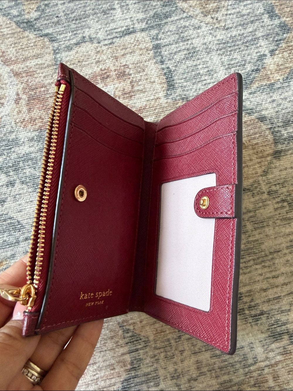 kate spade burgundy bow zip cardholder with gold hardware - Picture 3 of 8